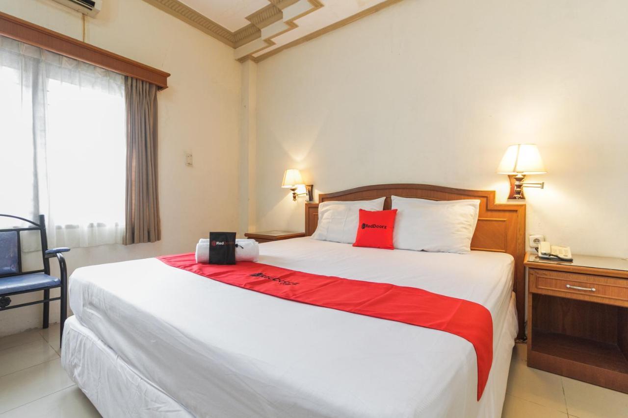 Reddoorz Plus Near Taman Siring Benuaanyar Exterior photo