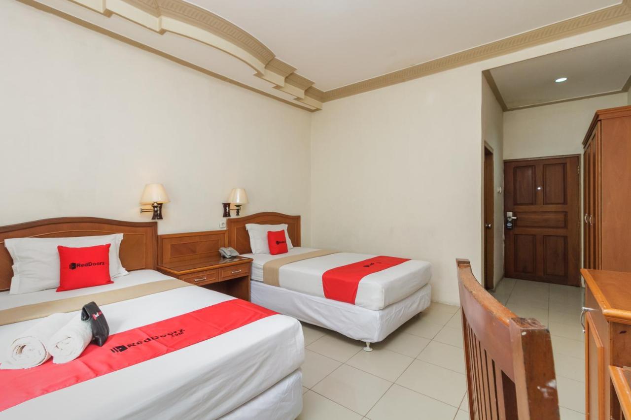 Reddoorz Plus Near Taman Siring Benuaanyar Exterior photo