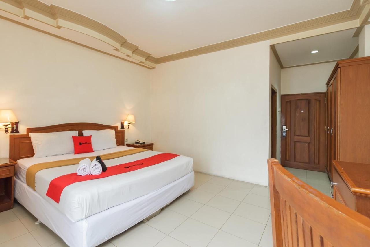 Reddoorz Plus Near Taman Siring Benuaanyar Exterior photo